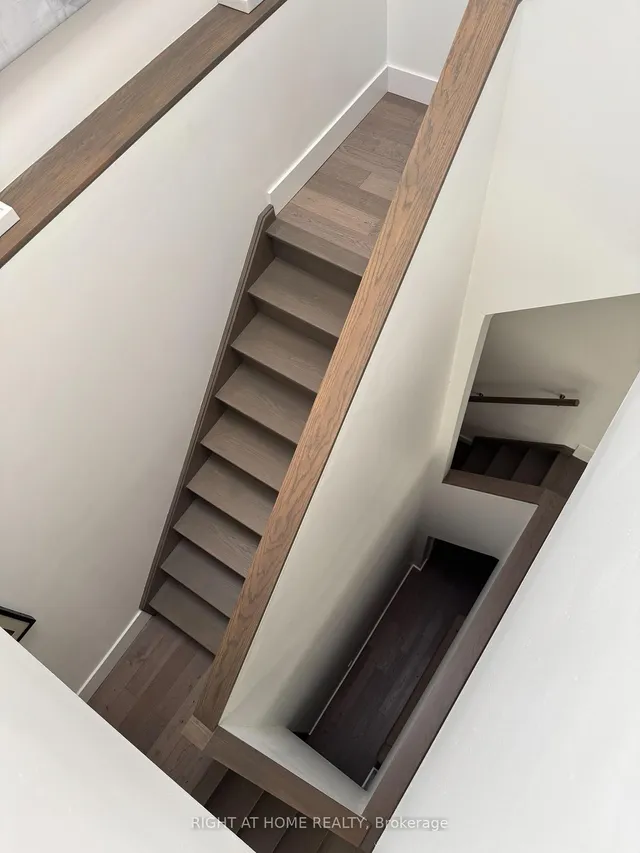 Additional image 11 of 77 Leroy Ave