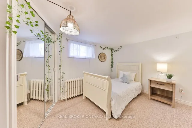 Additional image 28 of 542 Cumberland Ave