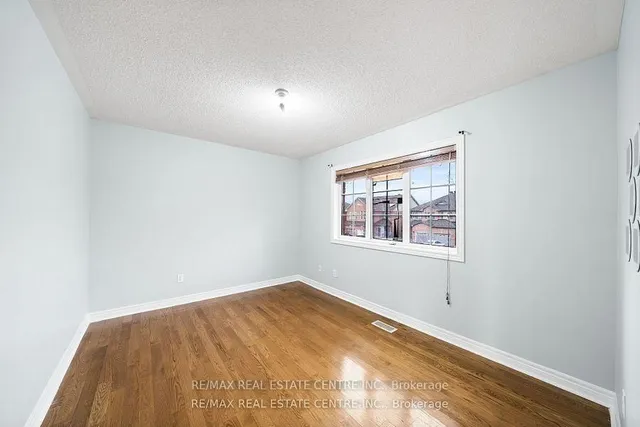 Additional image 26 of 49 Hollowgrove Blvd