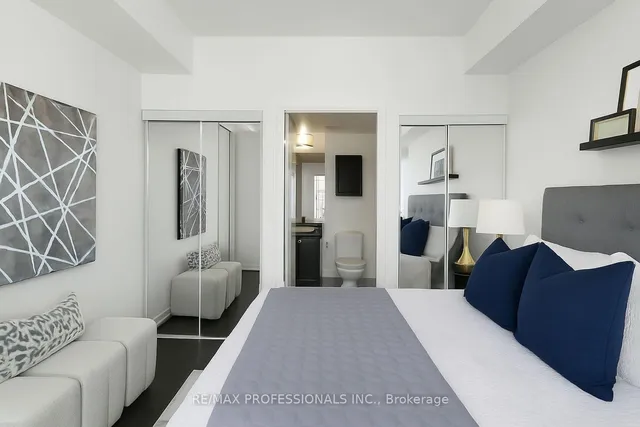 Additional image 11 of 832 Bay St Unit 4405