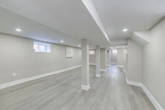 Additional image 29 of 176 Garside Ave