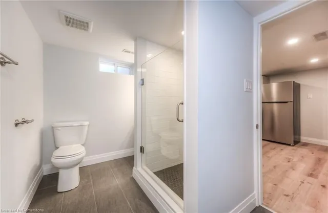 Additional image 22 of 204 Clark Ave