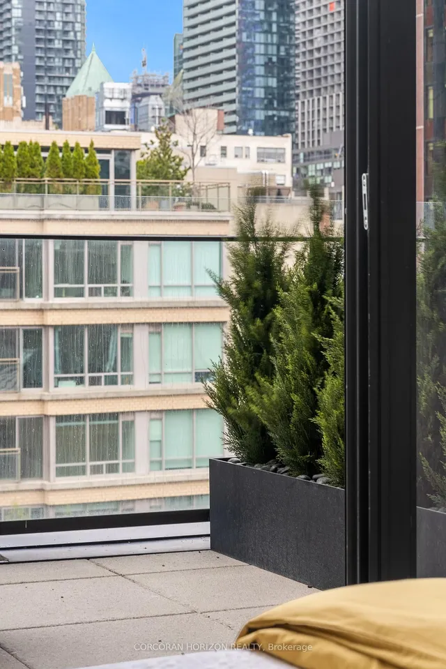 Additional image 25 of 505 Richmond St Unit 419