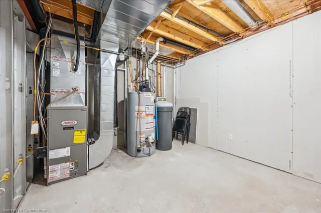 Additional image 13 of 519 Commonwealth Cres