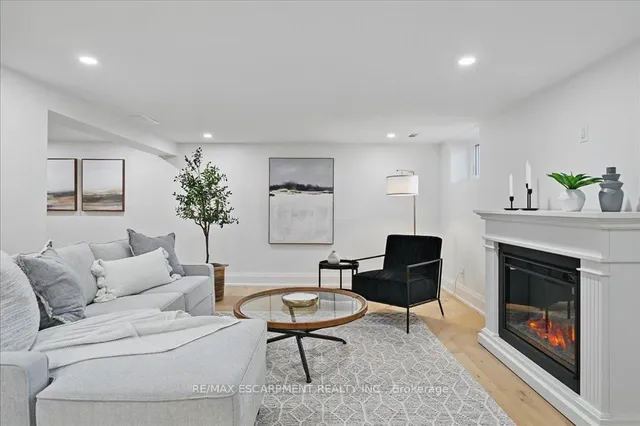 Additional image 33 of 869 CONDOR Dr