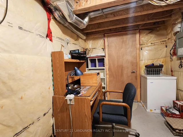 Additional image 27 of 35 Goldthread Terr