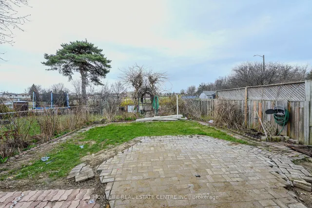 Additional image 37 of 48 Dafoe Cres