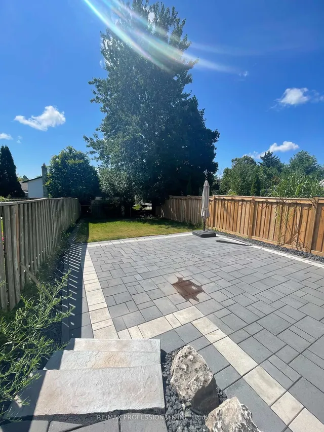 Additional image 44 of 2416 Malcolm Cres