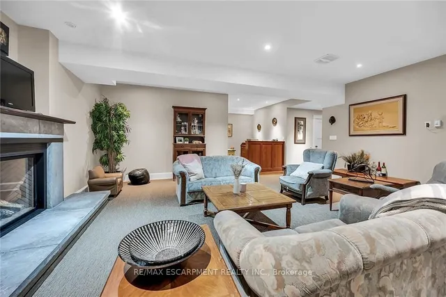 Additional image 33 of 285 Hamilton Dr