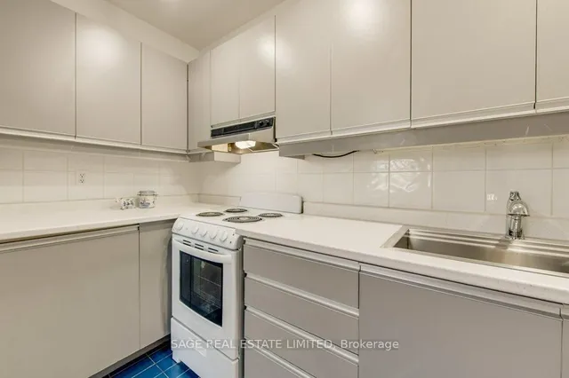 Additional image 7 of 58 Sherwood Ave Unit 14