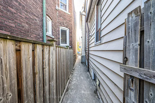 Additional image 26 of 171 Christie St