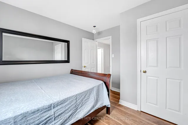 Additional image 25 of 26 Hefferon Crt