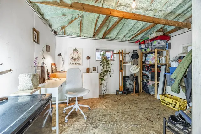 Additional image 39 of 35 Woodenhill Crt