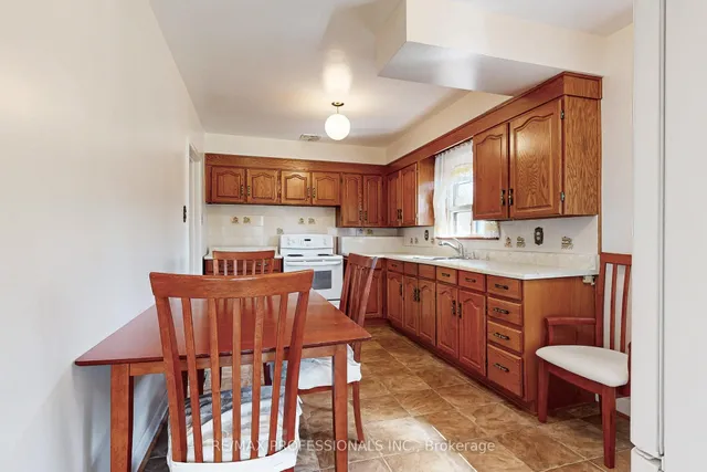 Additional image 6 of 26 Crane Ave