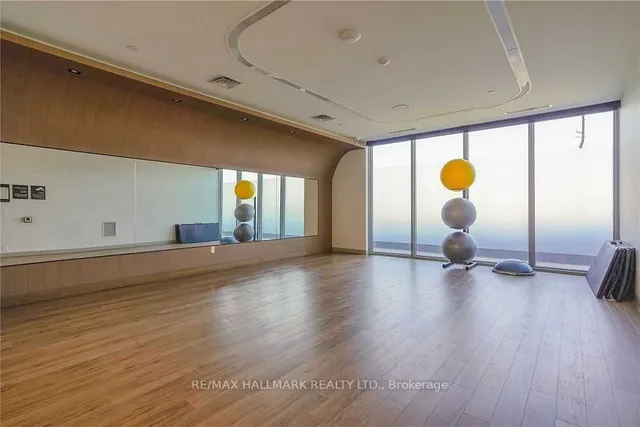 Additional image 9 of 225 village Green Sq Unit 2604