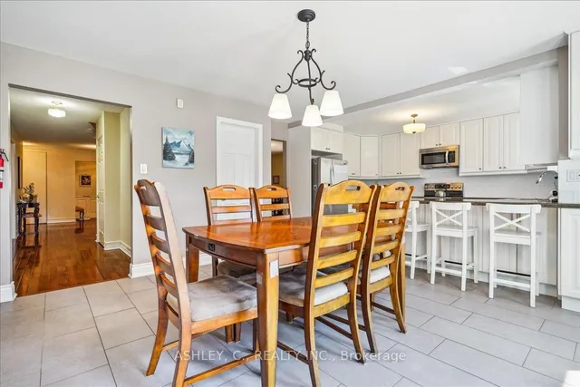 Additional image 14 of 711 Esprit Cres