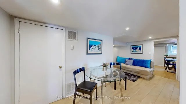 Additional image 23 of 527 Victoria Park Ave