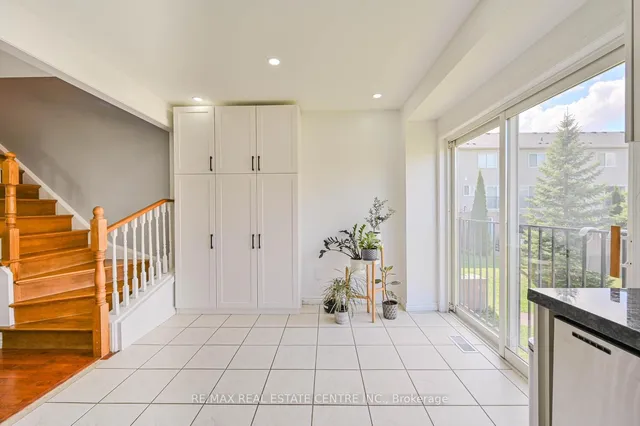 Additional image 19 of 4950 Albina Way Unit 93