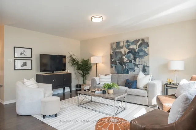 Additional image 8 of 694 Rayner Crt