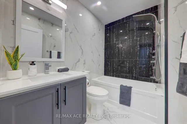 Additional image 27 of 27 Mountain Lion Tr