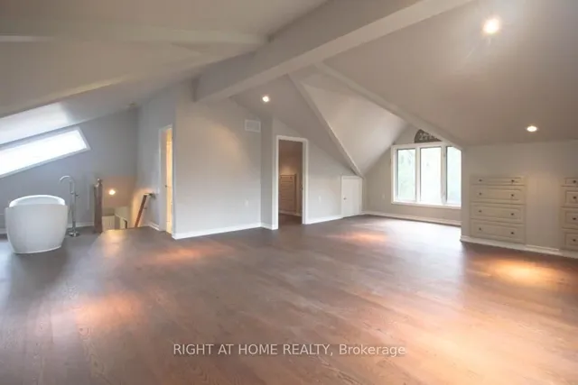 Additional image 23 of 144 Wellington St