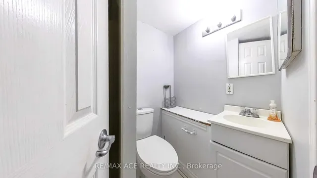 Additional image 28 of 114 Royal Ave