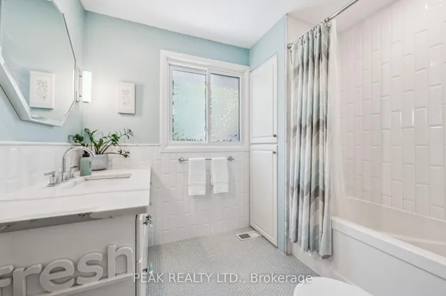 Additional image 26 of 61 Larkspur Cres