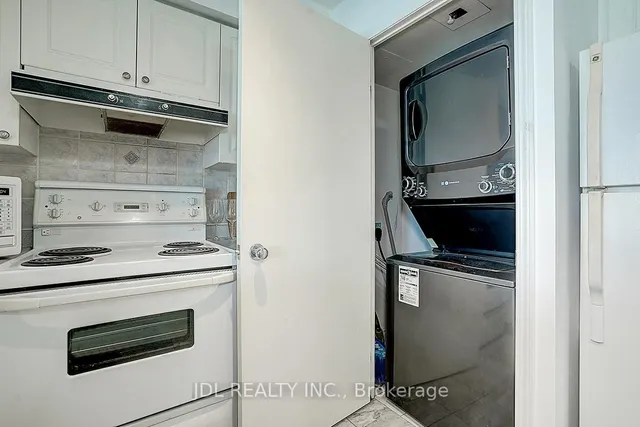 Additional image 11 of 600 Queens Quay Unit 711