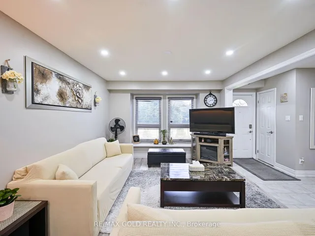 Additional image 9 of 98 Centre St