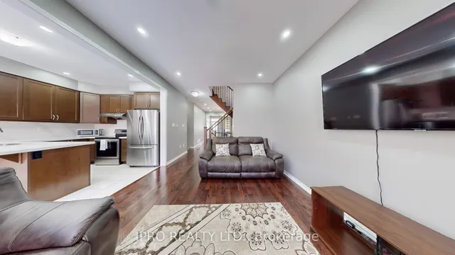 Additional image 8 of 28 Troyer St