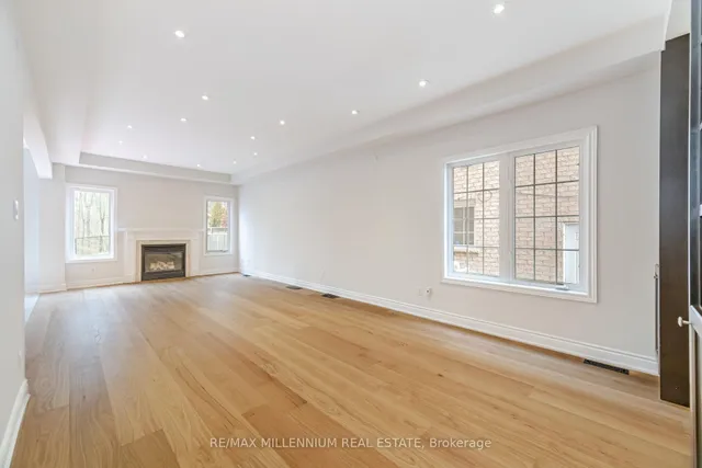 Additional image 5 of 961 Knotty Pine Grve