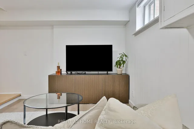 Additional image 14 of 20 Amesbury Dr