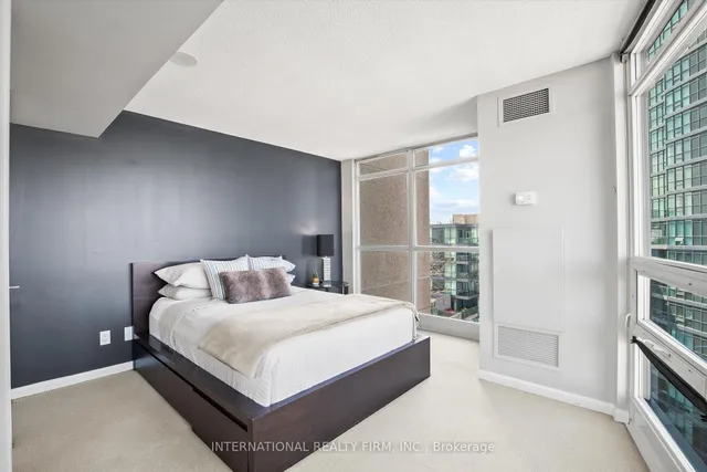 Additional image 10 of 219 Fort York Blvd Unit 1202