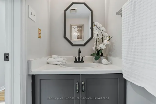 Additional image 5 of 80 Dutch Cres