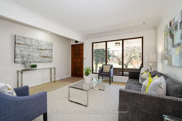 Additional image 13 of 33 Heathrow Dr