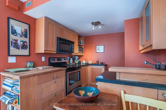 Additional image 13 of 100 Redpath Ave Unit 28