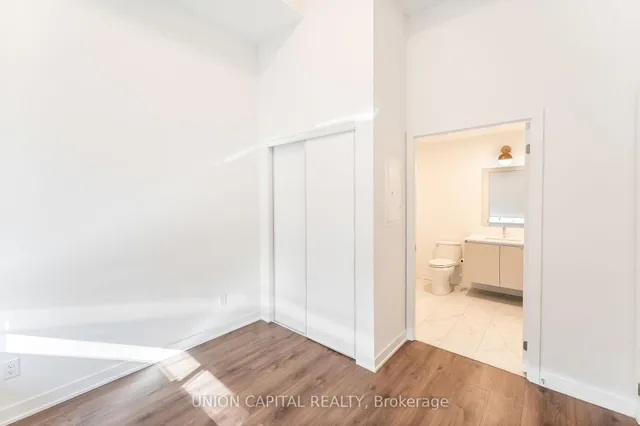 Additional image 16 of 405 Dundas St Unit 114