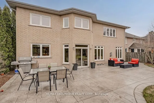 Additional image 49 of 393 CLAREMONT Cres