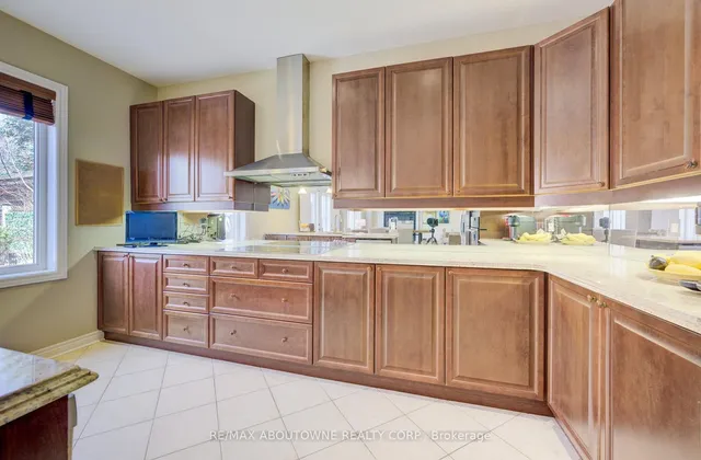 Additional image 5 of 1521 Craigleith Rd