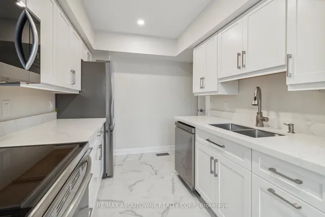 Additional image 19 of 16 Jasmine Sq