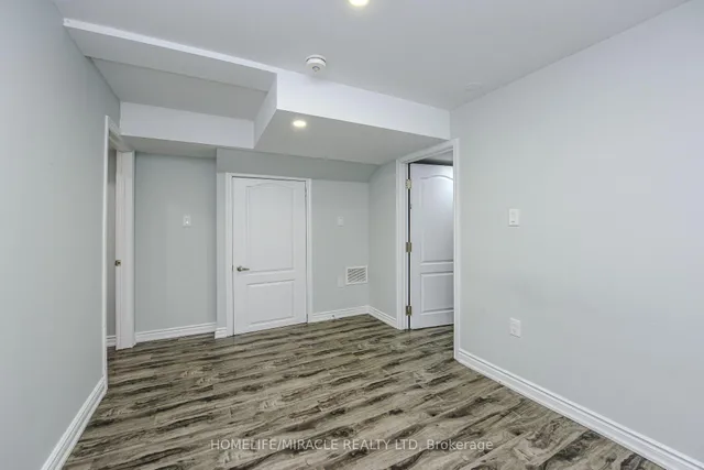 Additional image 45 of 56 Monument Tr