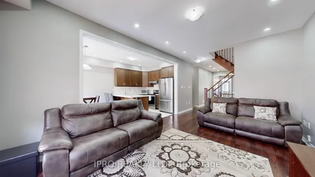 Additional image 9 of 28 Troyer St