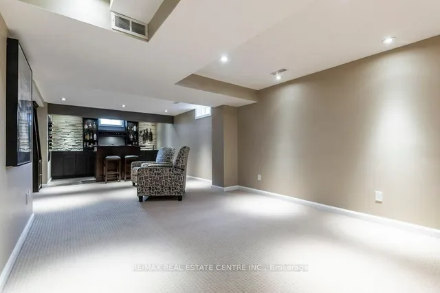 Additional image 36 of 46 Livingston Rd