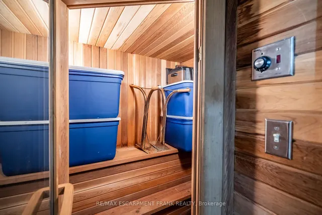 Additional image 37 of 12 Rossmore Ave