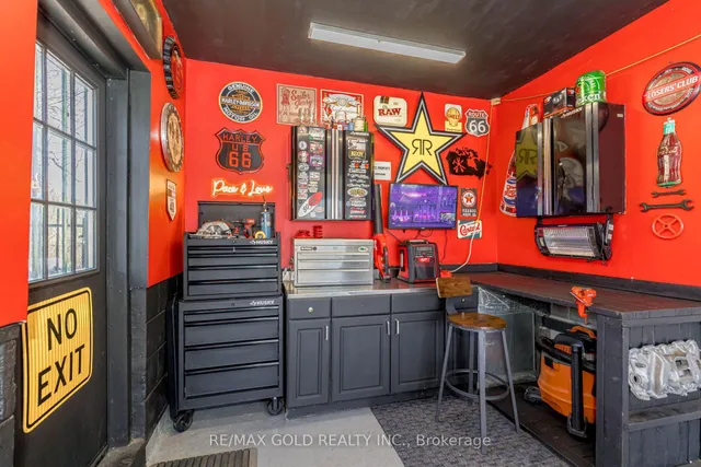 Additional image 43 of 37 Brookdale Cres