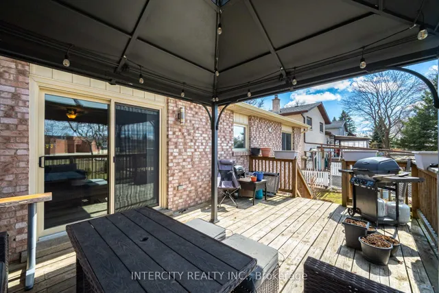 Additional image 43 of 35 Lower Canada Cres