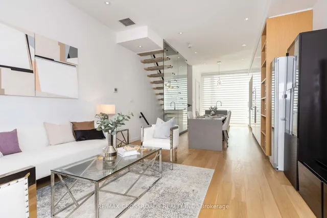 Additional image 17 of 536A Eglinton Ave