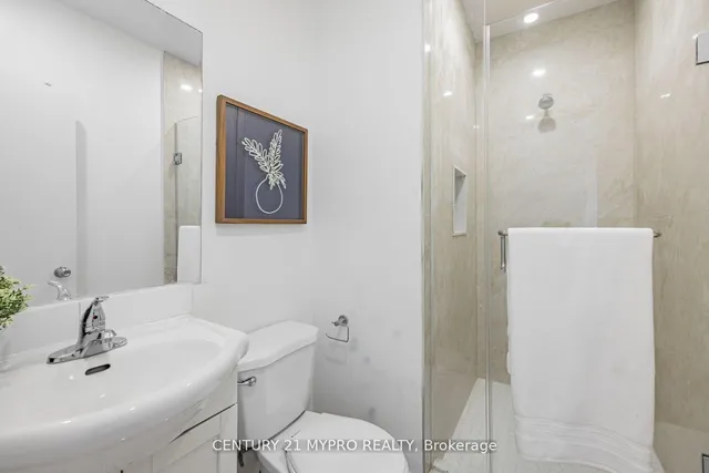 Additional image 17 of 1943 Dufferin St