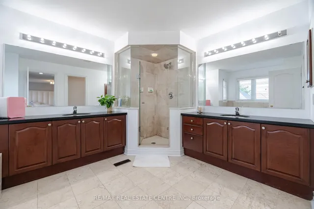 Additional image 21 of 7 Prince Edward Blvd