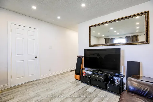 Additional image 6 of 71 Adis Ave
